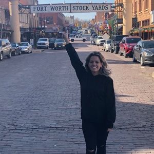 Meet your Posher, Yissa